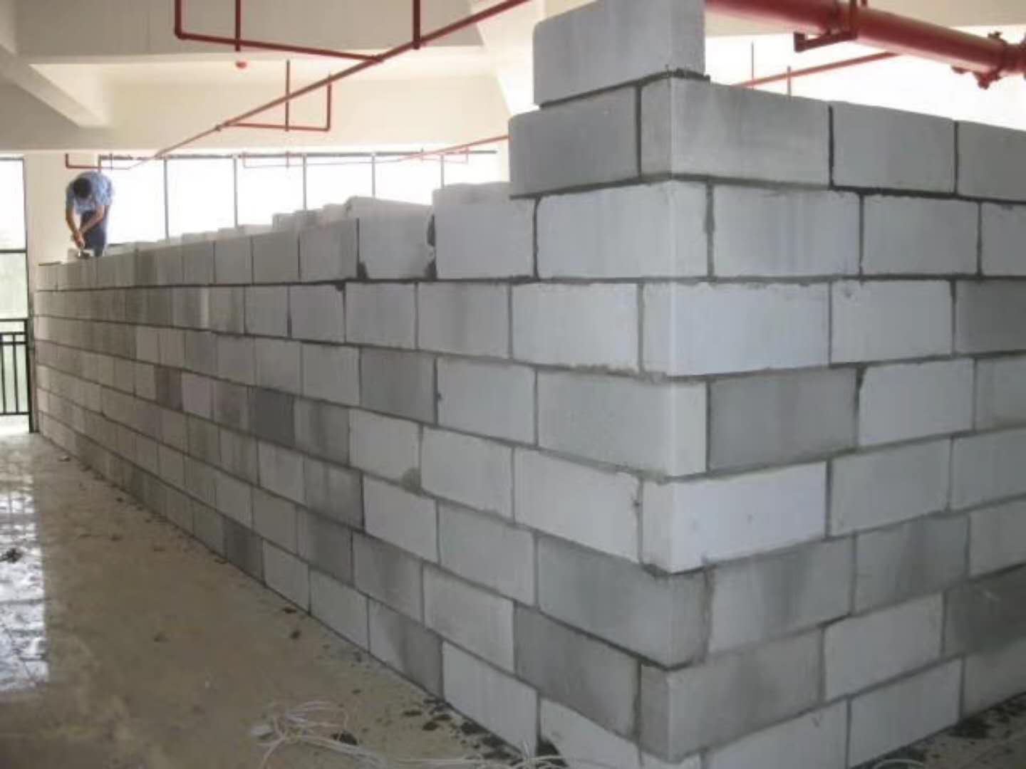 翠屏蒸压加气混凝土砌块承重墙静力和抗震性能的研究